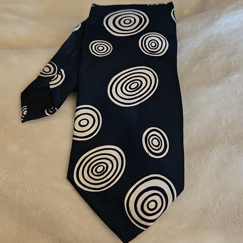 Vintage Italian Navy Blue Bullseye Silk Tie - Picture 2 of 8